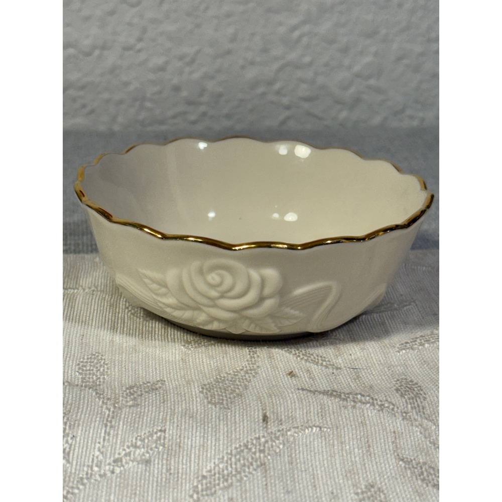 Lenox Ivory Fine China Rose Embossed Scalloped Gold Rim Nut Bowl 4.5 Inch